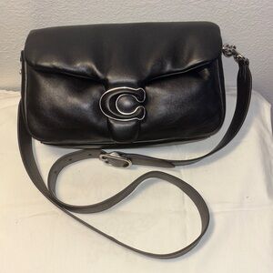 Coach pillow tabby 26